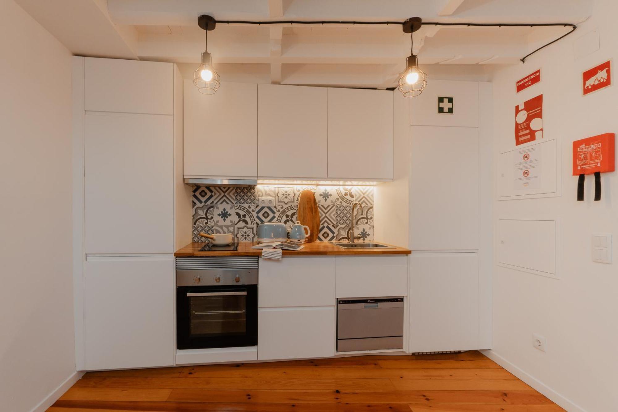 리스본 Stylish Getaway In A Mezzanine Flat By The Castle 아파트 외부 사진